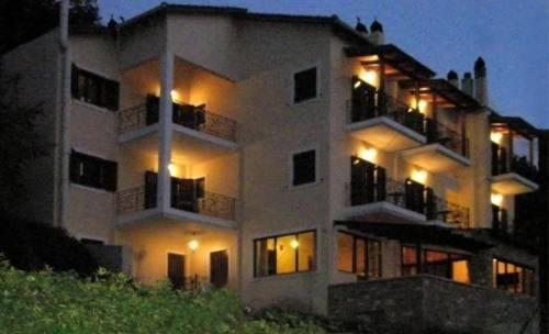 Amadriades Kalavryta Exterior foto